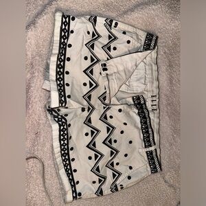 Elle brand shorts